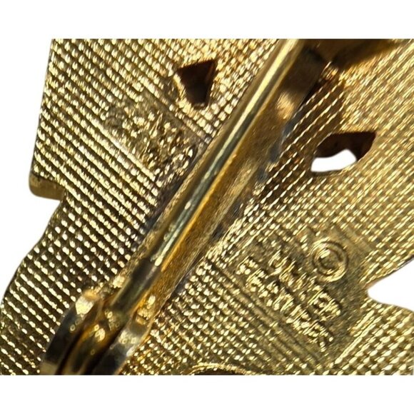 Snoopy pin Red Gold tone Enamel Letter "S" dog Peanuts Comics beagle gift - Picture 3 of 4